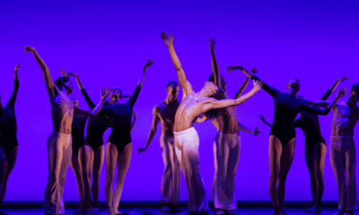 Les danseurs du Béjart Ballet Lausanne danse la chorégraphie 